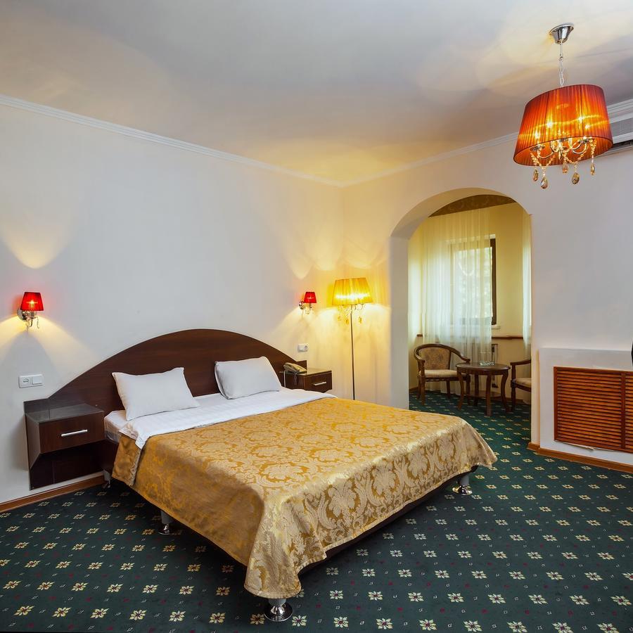 Stary Melnik Hotel Almaty Exterior foto